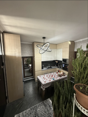 იყიდება 5 ოთახიანი კერძო სახლი გარდაბანში